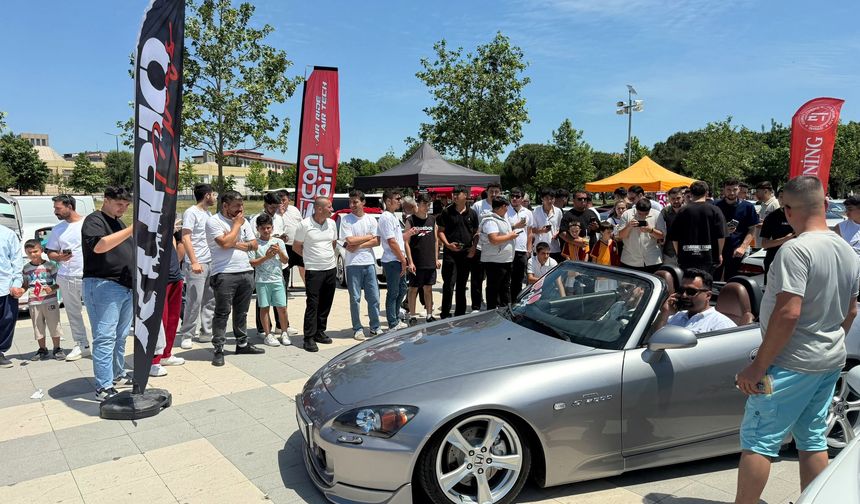 Tekirdağ'da, modifiye araç tutkunları bir araya geldi
