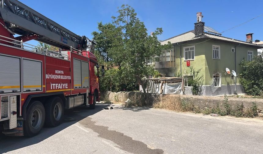 2 katlı evde yangın çıktı; içerideki 6 çocuğu itfaiyeciler kurtardı