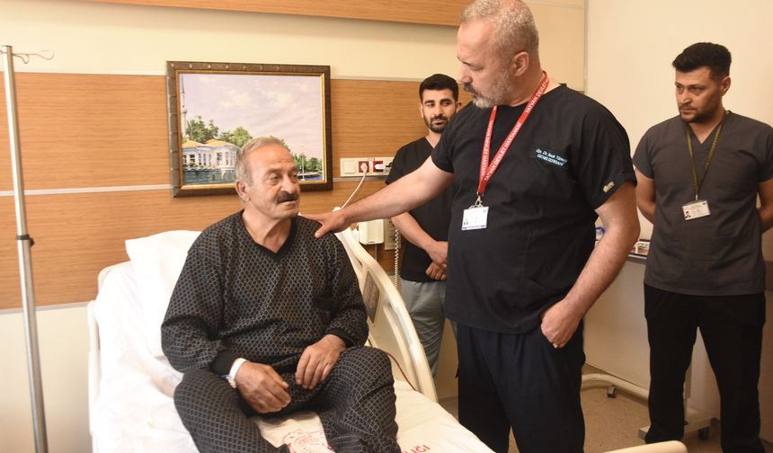 5,5 saat süren ameliyatla sağlığına kavuştu