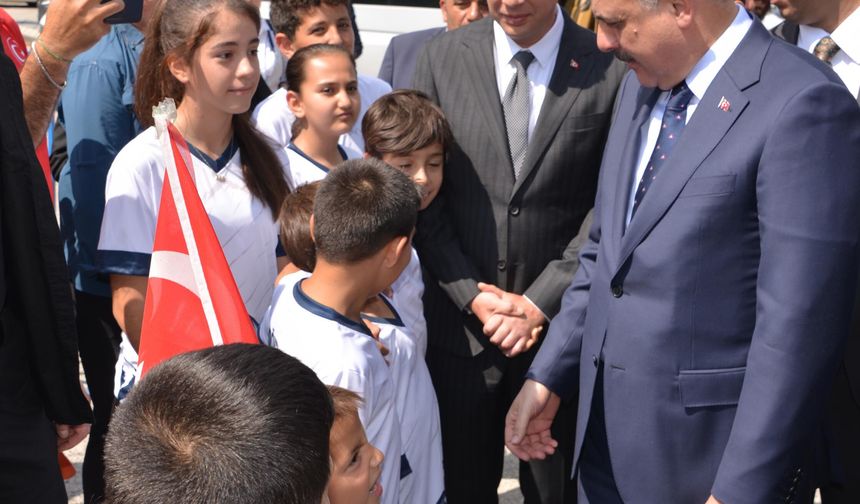 Bakan Tekin: Özel okulda insani olmayan koşulda çalıştırılan arkadaşımız varsa bana başvursun (2)