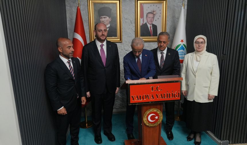 Bakan Uraloğlu: Yalova-Armutlu Yolu seyahat süresini 1 saatten 30 dakikaya düşürdük (2)