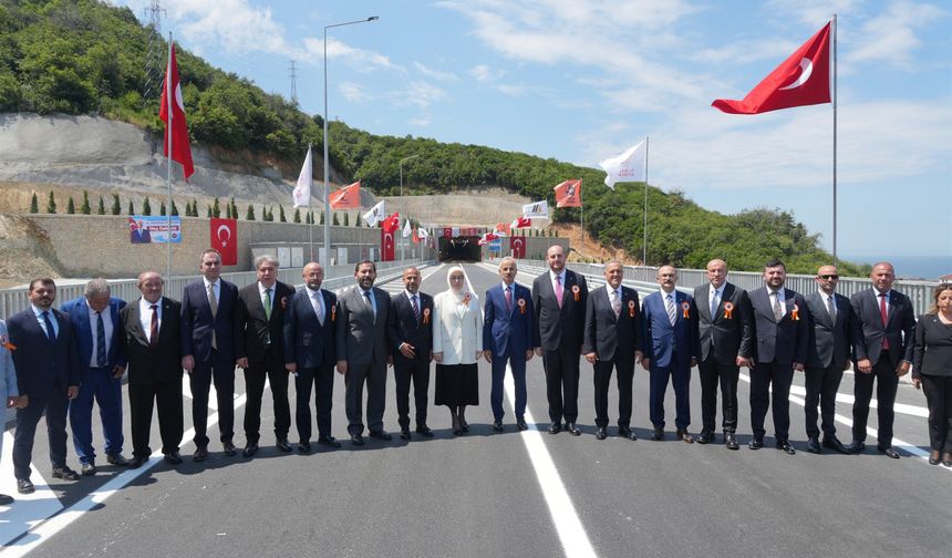 Bakan Uraloğlu: Yalova-Armutlu Yolu seyahat süresini 1 saatten 30 dakikaya düşürdük / Ek fotoğraflar