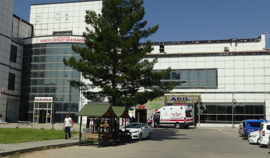 Batman'da minibüs ile otomobil çarpıştı: 11 yaralı