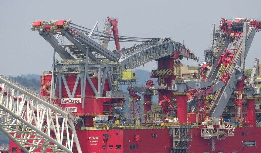 Boru döşeme gemisi, Çanakkale Boğazı'ndan geçti