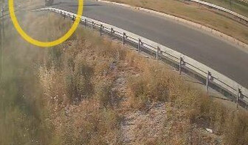 Çorum'da iki otomobilin çarpışması kamerada; 6 yaralı