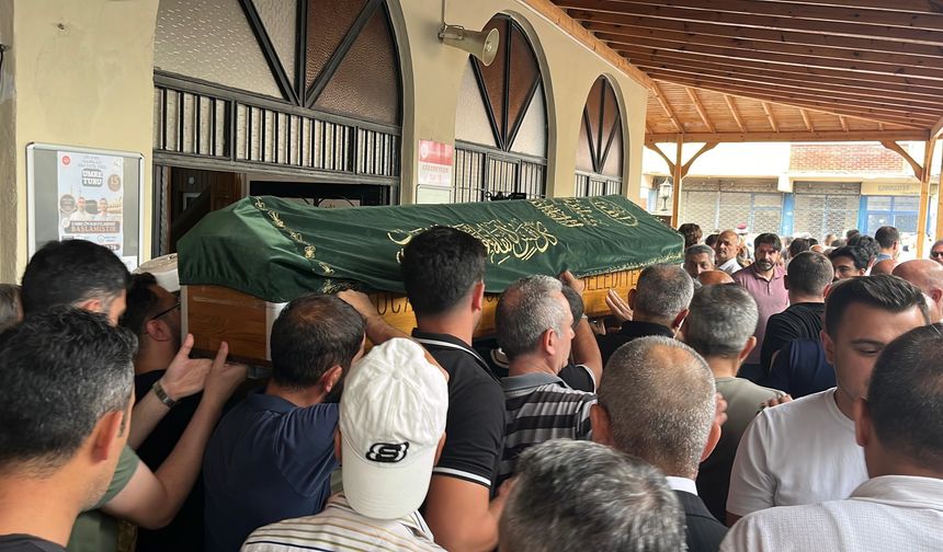 Dron saldırısında ölen gemi personeli, Kocaeli'de toprağa verildi
