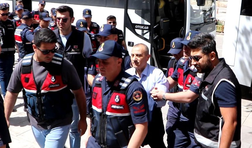 Eski Tunceli Valisi Sonel ile koruma polisi Eroğlu ile emekli polis Ertok adliyede