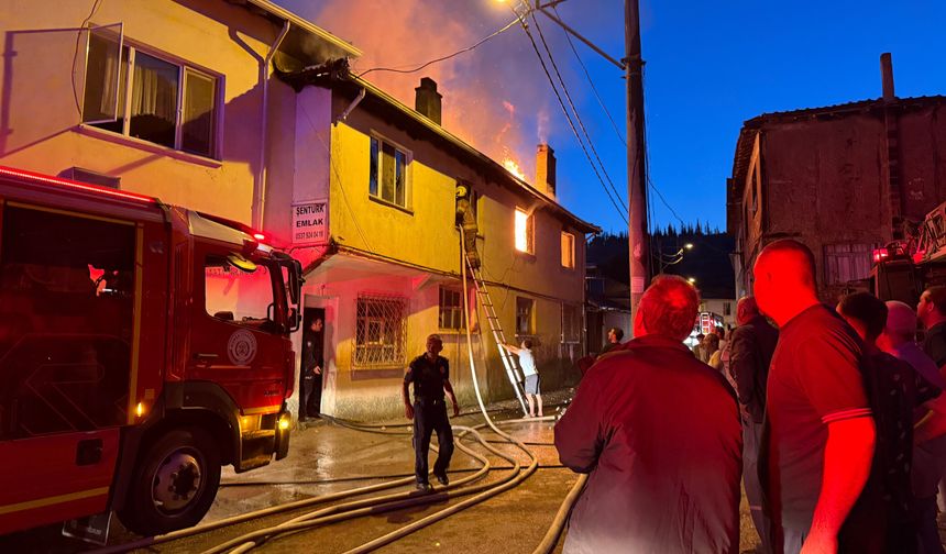 Evde çıkan yangında hayatını kaybetti