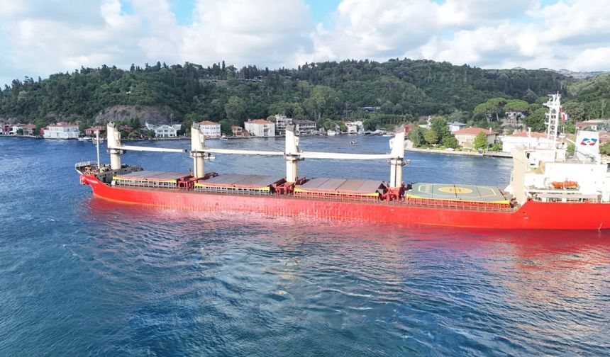 İstanbul Boğazı'nda gemi arızası: trafik çift yönlü askıya alındı -1