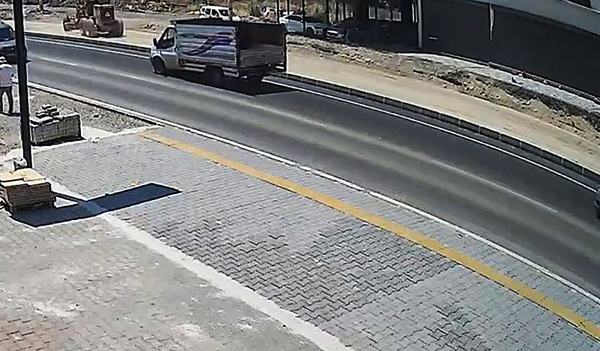 Kamyonetin çarptığı yaya ağır yaralandı; 16 yaşındaki sürücü gözaltında