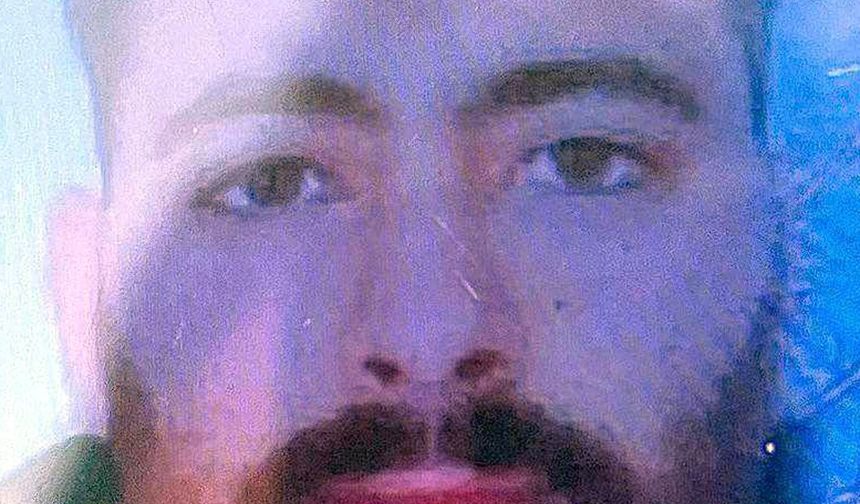 Lastik değiştirirken devrilen römorkun altında kalıp öldü / Ek fotoğraf