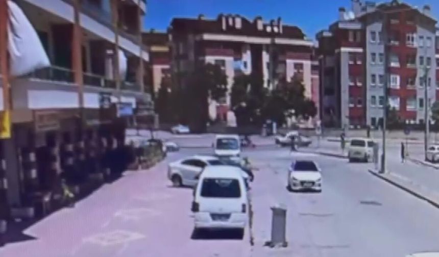Minibüsüyle ters yönde ilerledi, o anlar kamerada