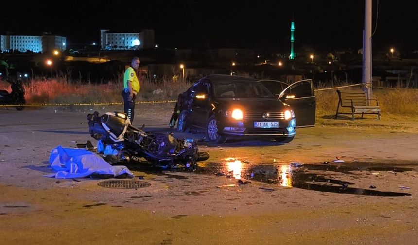 Otomobille çarpışan motosikletin sürücüsü uzman çavuş öldü