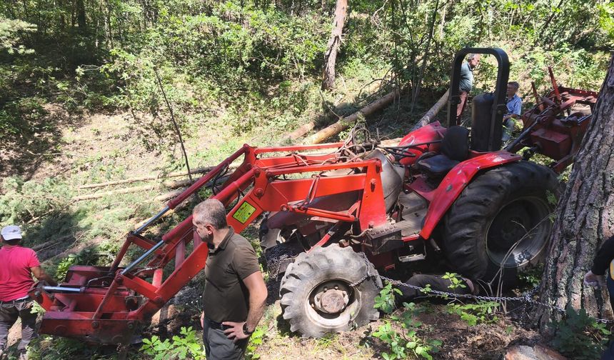 Tamir ettiği traktör hareket edince altınca kalıp, öldü