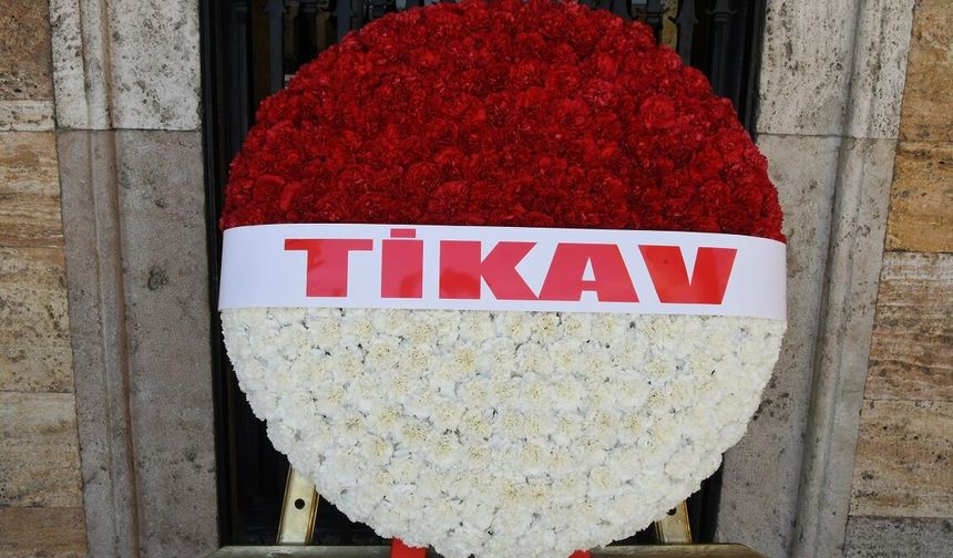 TİKAV, bursiyerleri ile Anıtkabir'i ziyaret etti