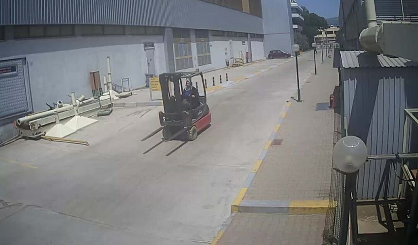 TIR ile çarpışan forkliftin sürücüsü Gül, hayatını kaybetti; kaza kamerada (2)