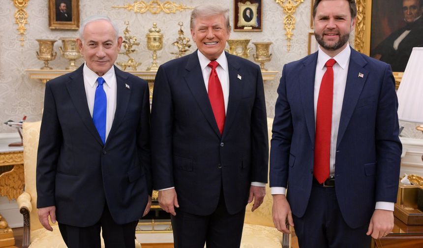 Trump, Netanyahu ile Beyaz Saray'da bir araya geldi