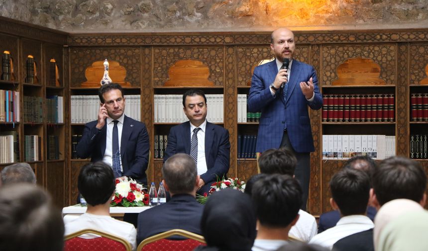Bilal Erdoğan: Malazgirt ve Çanakkale gelecek bin yılımızın çözümlerini de önümüze koyuyor (2)