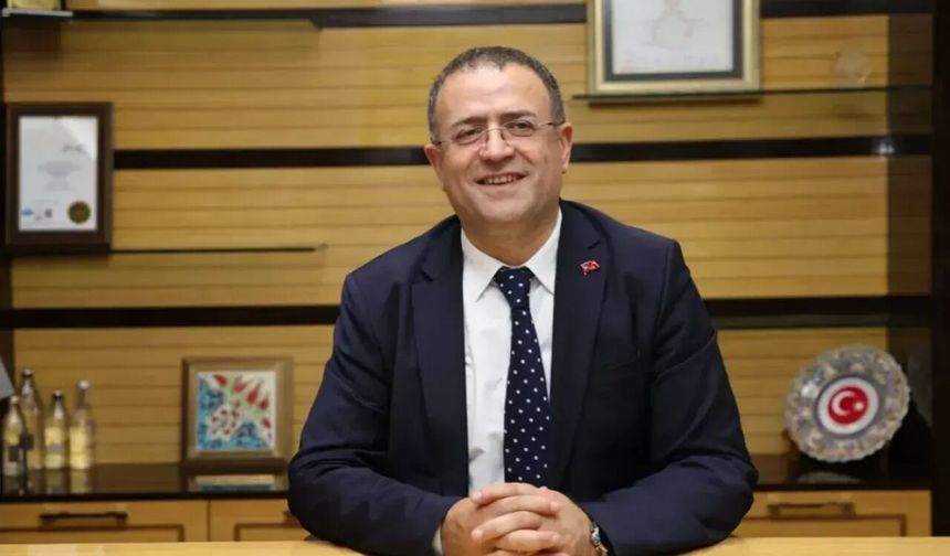 Derince Belediye Başkanı Gökçe, CHP'den istifa edip Yeni Parti'ye katıldı