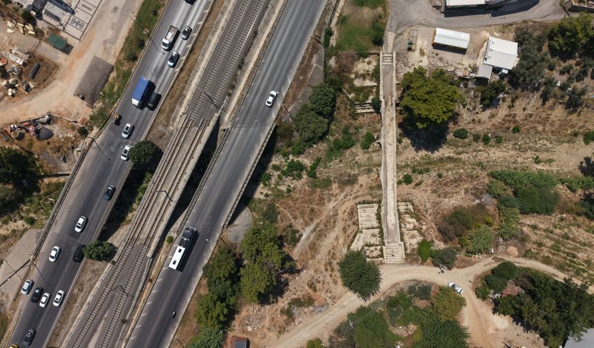 İki medeniyetin izini taşıyan 800 yıllık köprü