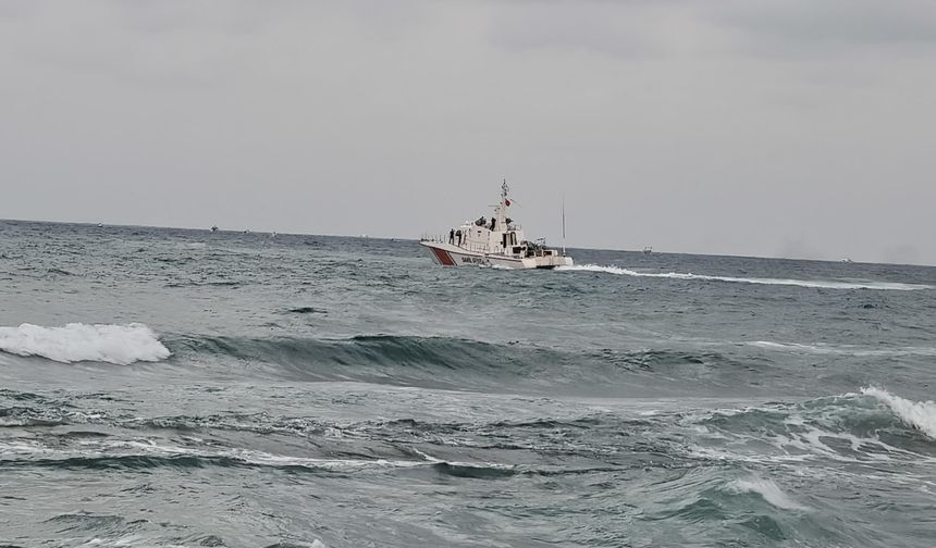 Kırklareli'de denizde boğulma tehlikesi geçiren 3 kişi kurtarıldı, 1 kişi kayıp