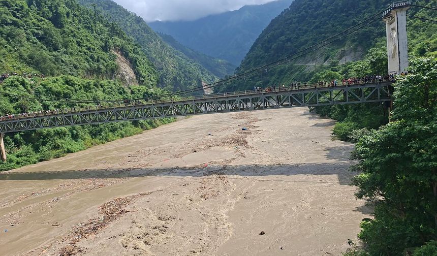 Nepal'deki selde can kaybı 165'e yükseldi