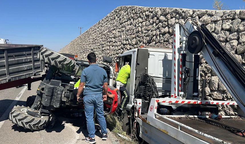 Nevşehir'de çekici ile traktör çarpıştı: 4'ü çocuk 6 yaralı