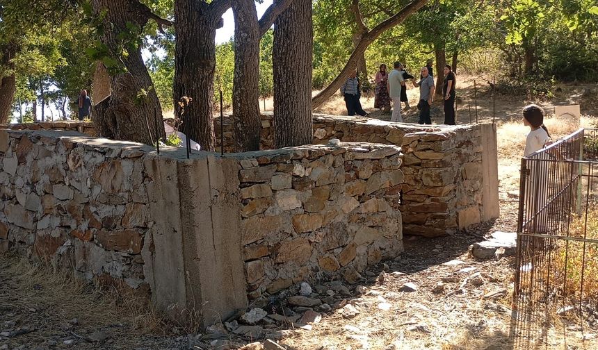 Yapılmadığında köyde 'uğursuzluk' yaşandığına inandıkları etkinliği 300 yıldır sürdürüyorlar