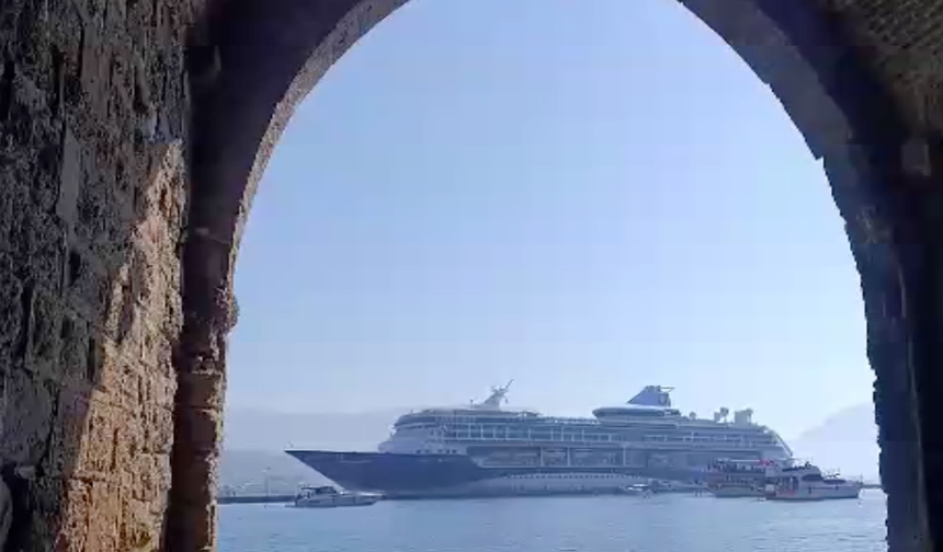 İngiliz turistler kruvaziyerle geldi
