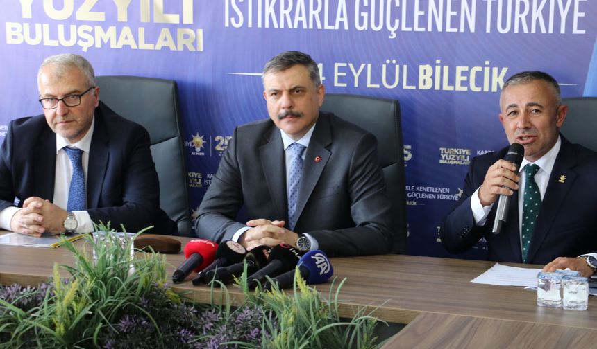 Bakan Çiftçi, Ertuğrul Gazi Türbesi'ni ziyaret etti (2)