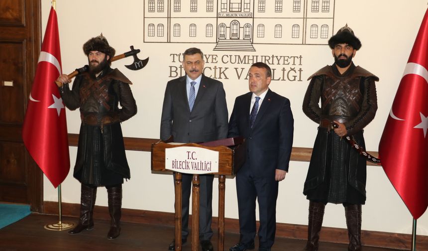 Bakan Çiftçi, Ertuğrul Gazi Türbesi'ni ziyaret etti