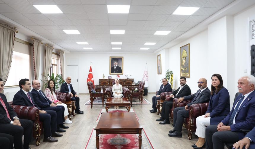 Bakan Göktaş: Malazgirt'ten miras kalan bu birlik ruhu sürece kuvvet katacak