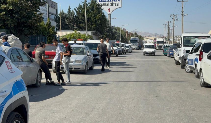 Borç kavgasında birbirini bıçakladılar: 2 yaralı