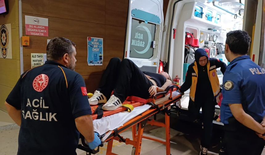 Bursa'da kamyonetle otomobil çarpıştı: 2 yaralı