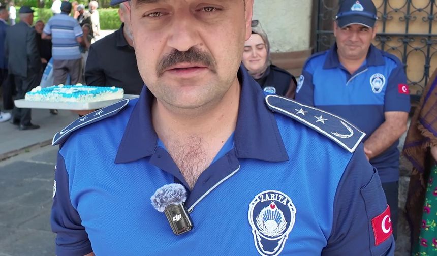 Dilenci kılığına giren tiyatrocudan zabıtalara sürpriz kutlama