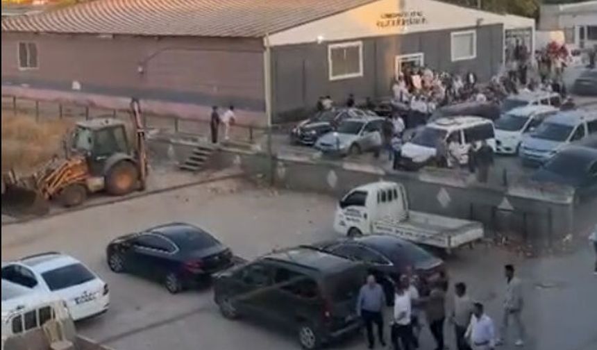 Düğün salonunda kardeşinin tartıştığı kişiyi bıçakla yaralayan şüpheli tutuklandı