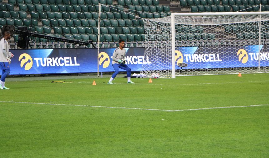 Fransa Milli Takımı'ndan Kocaeli Stadyumu'nda son antrenman