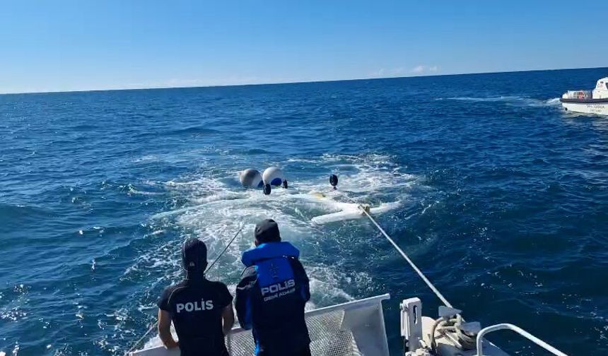 Gürcistan'dan kalkan küçük uçak, Rize açıklarında denize acil iniş yaptı (6)