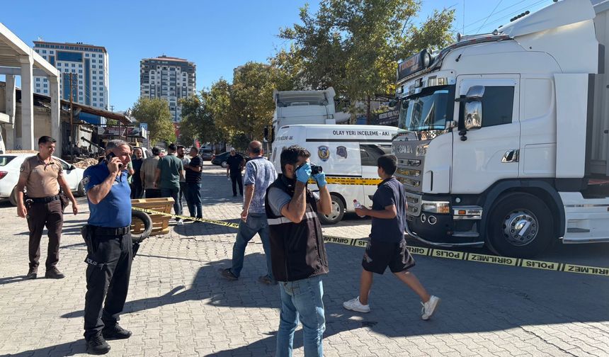 Husumetli olduğu kuzenini TIR ile sıkıştırarak ağır yaraladı