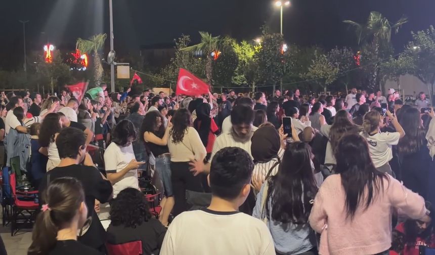 İstanbul'da A Milli Kadın Voleybol Takımı'nın Avrupa şampiyonluğu kutlandı