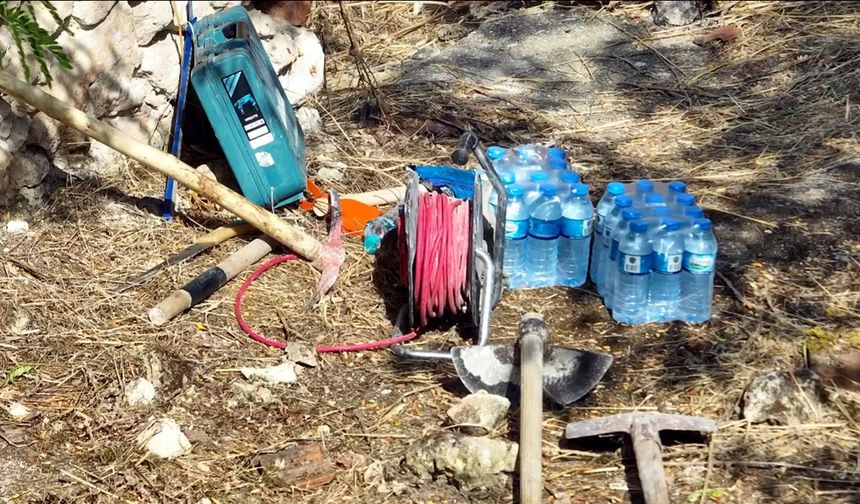 Kaçak kazı yapan 7 şüpheli yakalandı; operasyon kamerada