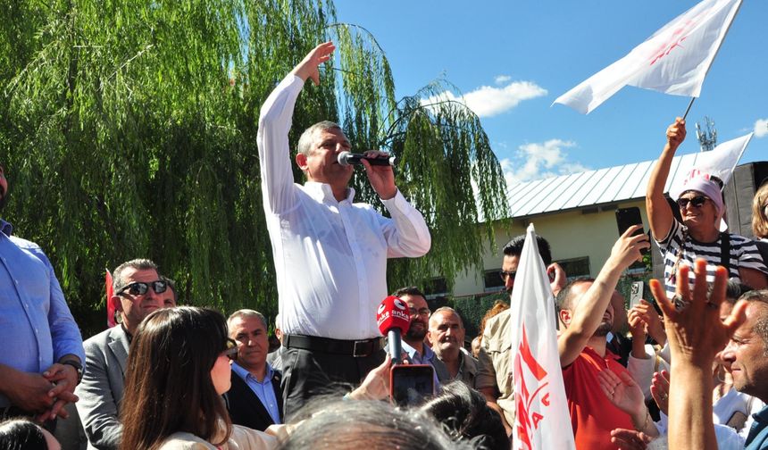 Özel; Bu yürüyüşün rotası iktidara doğrudur