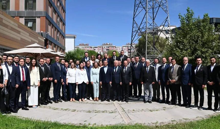 Özgür Özel: Yeni Parti, Türkiye'nin yeni umududur