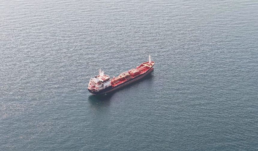 Silivri'de batan gemideki 10 mürettebatı arama çalışmaları 5'inci gününde devam ediyor