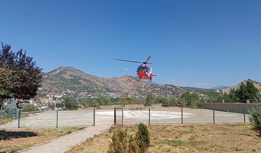 Tunceli'de parmaklarından yaralanan kadın, ambulans helikopterle sevk edildi