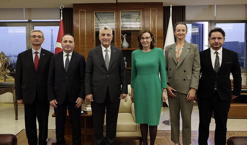 Bakan Bolat, Birleşik Krallık'ın Ankara Büyükelçisi Anderson ile bir araya geldi