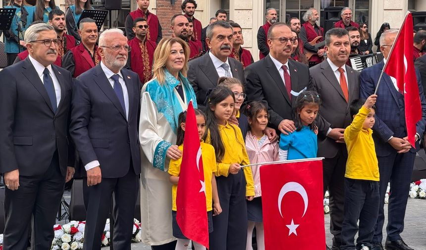 Bakan Tekin: Çocuklarımızı şiddetten korumanın en sağlam yolu sanattır