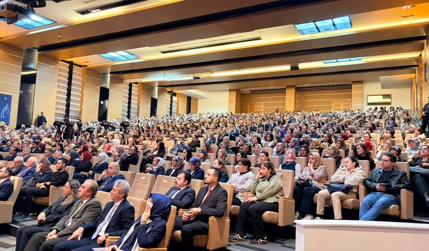 Bakan Tekin: Öğrencilerimizin söz varlığını zenginleştirmeyi hedefliyoruz