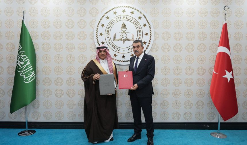 Bakan Tekin, Suudi mevkidaşı ile bir araya geldi