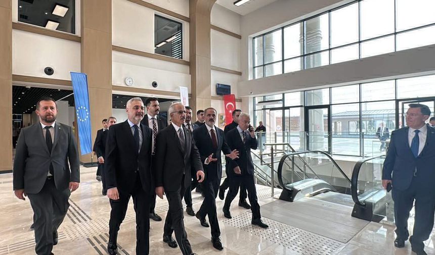 Bakan Uraloğlu: Halkalı-Kapıkule yolcu seyahat süresi 4 saatten 1,5 saate düşecek